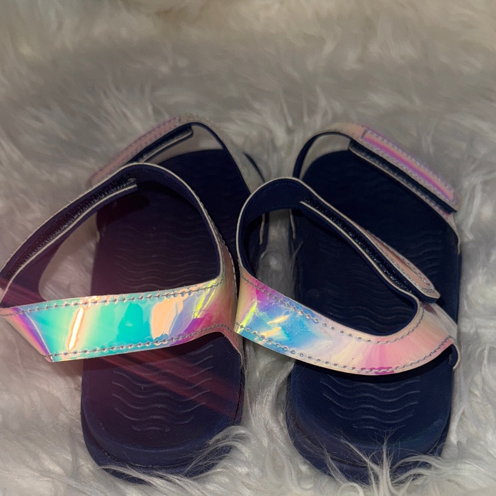 Native Holographic Kids' Sandals - Picture 4 of 5
